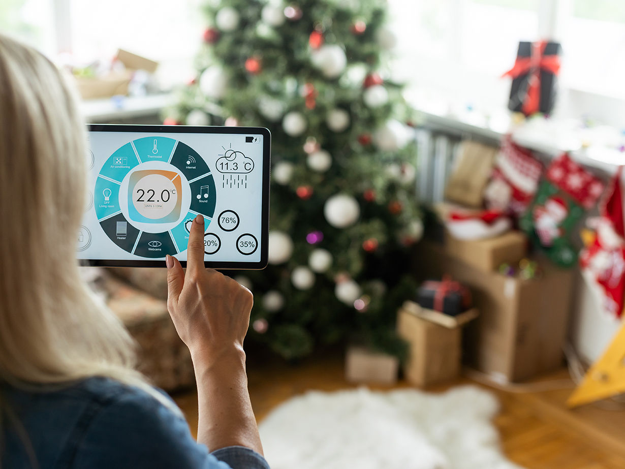 We made a list, and you can check it twice! Simple building automation solutions and HVAC tips make it easy to lock the office door for the holidays. 